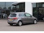 Volkswagen Golf Sportsvan 1.4 TSI Highline 125PK / 92kW DSG, NL Auto door ons geleverd en dealer onderhouden, wegklapbare trekhaak, executive pakket, adaptieve cruise control (acc), privacy glas, elektrisch verstel-, verwarm- en inklapbare buitenspiegels (spiegel pakket), navigatie, parkeersensoren voor en achter (pdc), park assist, diefstalalarm