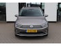 Volkswagen Golf Sportsvan 1.4 TSI Highline 125PK / 92kW DSG, NL Auto door ons geleverd en dealer onderhouden, wegklapbare trekhaak, executive pakket, adaptieve cruise control (acc), privacy glas, elektrisch verstel-, verwarm- en inklapbare buitenspiegels (spiegel pakket), navigatie, parkeersensoren voor en achter (pdc), park assist, diefstalalarm