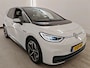 Volkswagen ID.3 58 kWh 204pk First Plus | Trekhaak | SOH 92% | Apple CarPlay | Camera | PDC | Stoelverwarming | LED Matrix | 19"