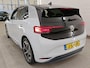 Volkswagen ID.3 58 kWh 204pk First Plus | Trekhaak | SOH 92% | Apple CarPlay | Camera | PDC | Stoelverwarming | LED Matrix | 19"
