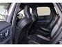 Volvo XC60 T6 Recharge AWD Plus Black Edition - Luchtvering - Panorama/schuifdak - IntelliSafe Assist & Surround - 360º Camera - Harman/Kardon audio - Adaptieve LED koplampen - Verwarmde voorstoelen, stuur & achterbank - Parkeersensoren voor & achter - Elektr. bedienb. voorstoelen met geheugen - Draadloze tel. lader - Extra getint glas - Elektr. inklapbare trekhaak - 21' LMV