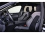 Volvo XC60 T6 Recharge AWD Plus Black Edition - Luchtvering - Panorama/schuifdak - IntelliSafe Assist & Surround - 360º Camera - Harman/Kardon audio - Adaptieve LED koplampen - Verwarmde voorstoelen, stuur & achterbank - Parkeersensoren voor & achter - Elektr. bedienb. voorstoelen met geheugen - Draadloze tel. lader - Extra getint glas - Elektr. inklapbare trekhaak - 21' LMV