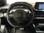 Peugeot 2008 1.2 PureTech Allure Sport 131Pk Automaat (APPLE CARPLAY, GROOT NAVI, ZWART HEMEL, LEDER, 360 CAMERA, SPORTSTOELEN, GETINT GLAS, LM VELGEN, NIEUWE APK, NIEUWSTAAT)