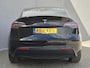 Tesla Model Y Long Range RWD 75 kWh Automaat / CCS snellader / Panoramadak / Trekhaak afneembaar / Basic Autopilot / Rondomzicht camera / Trekgewicht 1600 kg / Stuur- Stoel & Voorruitverwarming / Elektrische achterklep / Adaptief cruise control /