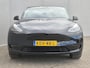Tesla Model Y Long Range RWD 75 kWh Automaat / CCS snellader / Panoramadak / Trekhaak afneembaar / Basic Autopilot / Rondomzicht camera / Trekgewicht 1600 kg / Stuur- Stoel & Voorruitverwarming / Elektrische achterklep / Adaptief cruise control /