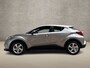 Toyota C-HR / C-HR+ 1.8 Hybrid Sport Automaat (NAVIGATIE, CLIMATE, CAMERA, GETINT GLAS, SPORTSTOELEN, GETINT GLAS, CRUISE, ADAPTIVE CRUISE, ZWART HEMEL, NIEUWE APK, NIEUWSTAAT)