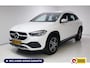 Mercedes-Benz GLA 250 e Business 218 PK | Solution Luxury Limited | Wegklapbare trekhaak | Navigatie | Stoelverwarming Adaptive cruise, Achteruitrijcamera, Sfeerverlichting, Elektrische achterklep, Winterwielenset