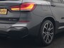 BMW X1 xDrive25e M Sport PHEV 221pk Dealer O.H. | Trekhaak Af Fabriek | Panodak | Adaptive Cruise | Head Up | Camera | Lederen Sportstoelen Memory & Verwarmd | Harman / Kardon | Keyless | Sfeerverlichting | Navigatie | DAB | Plug In Hybrid