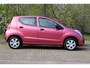 Suzuki Alto 1.0 68pk Comfort | NL-auto | 5 deuren | Unieke kleur! | Elek. ramen | Radio | Stuurbekrachtiging | Centr. deurvegr. | Trekhaak |