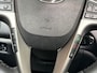 Hyundai i20 1.2i Sport Deluxe (SCHUIFDAK, APPLE CARPLAY, AIRCO, LEDER, PARKEERSENSOREN, SPORTSTOELEN, CRUISE, BLUETOOTH, NIEUWSTAAT)