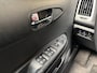 Hyundai i20 1.2i Sport Deluxe (SCHUIFDAK, APPLE CARPLAY, AIRCO, LEDER, PARKEERSENSOREN, SPORTSTOELEN, CRUISE, BLUETOOTH, NIEUWSTAAT)