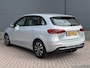 Mercedes-Benz B-klasse 180 Business Solution Automaat / Dealer Onderhouden / 1e Eigenaar / Trekhaak / Navigatie / Stoelverwarming / Climate Control /