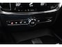 Volvo V60 B3 Momentum Advantage | Parkeersensoren voor + achter | dealeronderhouden | Parkeercamera | Apple Carplay/Android auto | Navigatie | 17'' Lichtmetalen velgen |