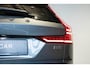 Volvo V60 B3 Momentum Advantage | Parkeersensoren voor + achter | dealeronderhouden | Parkeercamera | Apple Carplay/Android auto | Navigatie | 17'' Lichtmetalen velgen |