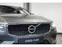 Volvo V60 B3 Momentum Advantage | Parkeersensoren voor + achter | dealeronderhouden | Parkeercamera | Apple Carplay/Android auto | Navigatie | 17'' Lichtmetalen velgen |