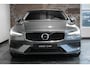 Volvo V60 B3 Momentum Advantage | Parkeersensoren voor + achter | dealeronderhouden | Parkeercamera | Apple Carplay/Android auto | Navigatie | 17'' Lichtmetalen velgen |