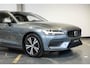 Volvo V60 B3 Momentum Advantage | Parkeersensoren voor + achter | dealeronderhouden | Parkeercamera | Apple Carplay/Android auto | Navigatie | 17'' Lichtmetalen velgen |