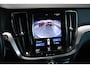 Volvo V60 B3 Momentum Advantage | Parkeersensoren voor + achter | dealeronderhouden | Parkeercamera | Apple Carplay/Android auto | Navigatie | 17'' Lichtmetalen velgen |