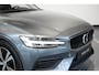 Volvo V60 B3 Momentum Advantage | Parkeersensoren voor + achter | dealeronderhouden | Parkeercamera | Apple Carplay/Android auto | Navigatie | 17'' Lichtmetalen velgen |