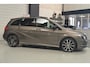 Mercedes-Benz B-klasse 180 Ambition // AUTOMAAT // TREKHAAK // LEDER // NAVI // PANO //