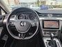 Volkswagen Passat Variant 1.5 TSI Highline Business R | Met o.a. stoelverwarming, cruise control, climate control en camera!