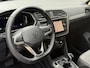 Volkswagen Tiguan 1.4 TSI eHybrid 245pk | Virtual cockpit | Adaptieve cruise | Navigatie | Camera | Apple CarPlay / Android Auto | Dodehoekdetectie | Stoel&stuurverwarming | LED | DAB | Elektrische achterklep | Volledig dealeronderhouden
