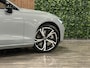 Volvo V60 T8 AWD Recharge Ultra Dark Performance Edit. | 360° Camera | Schuifdak | Head-Up Display | Harman Kardon | Polestar Engineered | 455pk | Adaptieve Cruise Control | Stoelverwarming voor+achter | Stuurwielverwarming | Full LED Meesturende koplampen | Pilot Assist | BLIS Dode Hoek Detectie | Elektrische voorstoelen geheugen | Contour stoelen met wit stiksel en bies | Zitting verlenging voorstoelen | Lederen dashboard | 19 Inch | Google Infotainment | Keyless Drive | Parkeersensoren voor+achter | Privacy Glass | Elektrisch bedienbare achterklep | DAB Radio | Apple Carplay/Android Auto | Volvo On Call met mobiele App functie | Vapour Grey Metallic |