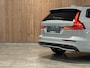 Volvo V60 T8 AWD Recharge Ultra Dark Performance Edit. | 360° Camera | Schuifdak | Head-Up Display | Harman Kardon | Polestar Engineered | 455pk | Adaptieve Cruise Control | Stoelverwarming voor+achter | Stuurwielverwarming | Full LED Meesturende koplampen | Pilot Assist | BLIS Dode Hoek Detectie | Elektrische voorstoelen geheugen | Contour stoelen met wit stiksel en bies | Zitting verlenging voorstoelen | Lederen dashboard | 19 Inch | Google Infotainment | Keyless Drive | Parkeersensoren voor+achter | Privacy Glass | Elektrisch bedienbare achterklep | DAB Radio | Apple Carplay/Android Auto | Volvo On Call met mobiele App functie | Vapour Grey Metallic |