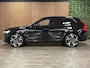Volvo XC60 T6 AWD Recharge Ultra Black Edition | Luchtvering | 360° Camera | Head-Up Display | Harman Kardon | Schuifdak | Adaptieve Cruise Control | Stoelverwarming voor+achter | Stuurwielverwarming | 22 Inch | Full LED Meesturende koplampen | Pilot Assist | BLIS Dode Hoek Detectie | Elektrische voorstoelen geheugen | R-Design Contour stoelen met wit stiksel en bies | Zitting verlenging voorstoelen | Lederen Dashboard | Google Infotainment | Keyless Drive | Parkeersensoren voor+achter | Privacy Glass | Elektrisch bedienbare achterklep | Alarm Klasse III | DAB Radio | Apple Carplay/Android Auto | Draadloos telefoon opladen | Volvo On Call met mobiele App functie | Onyx Black Metallic |