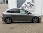 Mercedes-Benz B-klasse 200 Business Solution AMG | Navigatie | Panoramadak | Memory Stoelen } Burmester } Electrische Trekhaak.