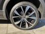 Volkswagen T-Roc DSG 1.5 TSI DSG R-LINE EDITION , PANO , BLACK STYLE , APLLE CARPLY BLINDSPOT , STUUR EN STOEL VERWARMING , KEYLESS ENTRY , ADAPTIVE CRUISE CONTROL , LANE ASSIST , IQ-LICHT , LED , PRYVACY GLASS , 19 INCH