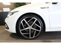 Volkswagen Golf 1.5 eTSI Style DSG Pano Trek Navi Led Pdc Acc Climate