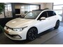 Volkswagen Golf 8 1.5 eTSI DSG Pano Led Navi ACC HUD CAM PDC Dodehoek Trekhaak