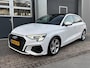 Audi A3 Sportback 30 TFSI S edition Black optic| Matrix Led| Panoramadak| App| Carplay| Private glass