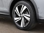 Volkswagen T-Roc 1.5 TSI 150pk DSG R-Line Business · Camera · Panoramadak · Trekhaak afneembaar · Apple/Android Car Play · Navigatie · 18'' Inch ·