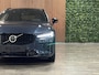 Volvo V60 T8 AWD Recharge Ultra Dark Performance Edit. | 360° Camera | Schuifdak | Head-Up Display | Harman Kardon | Polestar Engineered | 455pk | Adaptieve Cruise Control | Stoelverwarming voor+achter | Stuurwielverwarming | Full LED Meesturende koplampen | Pilot Assist | BLIS Dode Hoek Detectie | Elektrische voorstoelen geheugen | Contour stoelen met wit stiksel en bies | Zitting verlenging voorstoelen | Lederen dashboard | 19 Inch | Google Infotainment | Keyless Drive | Parkeersensoren voor+achter | Privacy Glass | Elektrisch bedienbare achterklep | DAB Radio | Apple Carplay/Android Auto | Volvo On Call met mobiele App functie | Denim Blue Metallic |