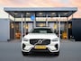 Volvo XC60 T6 Recharge Ultra Dark | 20" Allseason | Trekhaak | Harman Kardon | Panoramadak | Head-up | Full LED | 360 Camera  Elektr. verst. Stoelen || Adaptieve Cruise | BLIS |
