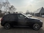 BMW X3 xDrive30e M Sport | Plug-in Hybride | PHEV | Volle uitrusting | 20 inch | Panoramadak | Trekhaak | Harman/kardon | 360 graden camera | Leder Vernasca Schwarz | Elektrische stoelen met memory functie | M pakket | Sportstoelen | Stoelverwarming| Adaptive Led | Head Up Display | Keyless entry | Elektrische achterklep | Adaptive cruise control | Dodehoeksensoren | Digitaal instrumentenpaneel SCI |