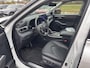 Toyota Highlander 2.5 AWD Hybrid Premium | 7p |  Panoramadak | 360 graden camera | Platinum Pearl White | Adaptieve cruisecontrol | JBL audio | Head up Display | Stoelverwarming | Achterbank verwarmd