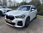 BMW X1 xDrive25e M Sport | 220 PK PHEV | Plug-in Hybride | M pakket | Trekhaak | 19 inch | Camera | Sportstoelen | Stoelverwarming | Adaptive Led | Individual dakhemel | Elektrische achterklep