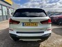 BMW X1 xDrive25e M Sport | 220 PK PHEV | Plug-in Hybride | M pakket | Trekhaak | 19 inch | Camera | Sportstoelen | Stoelverwarming | Adaptive Led | Individual dakhemel | Elektrische achterklep