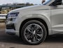 Skoda Karoq 1.5 TSI ACT 150 PK DSG Sportline Panoramadak Camera ACC Matrix LED Virtual Cockpit Sfeerverlichting Stoelverwarming Stuurverwarming Navigatie DAB Apple CarPlay Android Auto 18" incl. BTW