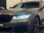 BMW 5-Serie Touring 530d xDrive High Executive M-SPORT VIRTUAL SFEERVER. 360 ACC MASSAGE MEMORY BOMVOL NAP GARANTIE APK