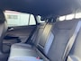 Volkswagen ID.4 Pro Limited Edition Inclusief €2000,- inruilvoordeel | Trekhaak elektrisch uitklapbaar | 'App-Connect' draadloze smartphone integratie | Achterbank in ongelijke delen neerklapbaar incl. middenarmsteun en doorlaadmogelijkheid | Afstandscontrolesysteem (Front Assist), met voetgangers- en fietsersherkenning