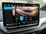 Volkswagen ID.4 Pro Limited Edition Inclusief €2000,- inruilvoordeel | Trekhaak elektrisch uitklapbaar | 'App-Connect' draadloze smartphone integratie | Achterbank in ongelijke delen neerklapbaar incl. middenarmsteun en doorlaadmogelijkheid | Afstandscontrolesysteem (Front Assist), met voetgangers- en fietsersherkenning