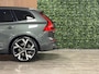 Volvo XC60 T6 AWD Recharge Ultra Dark | Luchtvering | 360° Camera | Head-Up Display | Harman Kardon | Schuifdak | Adaptieve Cruise Control | Stoelverwarming voor+achter | Stuurwielverwarming | 22 Inch | Full LED Meesturende koplampen | Pilot Assist | BLIS Dode Hoek Detectie | Elektrische voorstoelen geheugen | Nordico Microtech Cardamom Quilted/Cardamom bekleding | Zitting verlenging voorstoelen | Lederen Dashboard | Google Infotainment | Keyless Drive | Parkeersensoren voor+achter | Privacy Glass | Elektrisch bedienbare achterklep | Alarm Klasse III | DAB Radio | Apple Carplay/Android Auto | Draadloos telefoon opladen | Volvo On Call met mobiele App functie | Forest Lake Metallic |