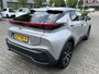 Toyota C-HR / C-HR+ HYBRID 140 DYNAMIC NAVI APPLE/ANDROID BLIND-SPOT PARK-SENSOREN LED 18" LM-VELGEN NL-AUTO