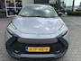 Toyota C-HR / C-HR+ HYBRID 140 DYNAMIC NAVI APPLE/ANDROID BLIND-SPOT PARK-SENSOREN LED 18" LM-VELGEN NL-AUTO