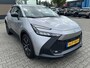 Toyota C-HR / C-HR+ HYBRID 140 DYNAMIC NAVI APPLE/ANDROID BLIND-SPOT PARK-SENSOREN LED 18" LM-VELGEN NL-AUTO