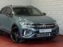 Volkswagen T-Roc 1.5 TSI 150PK R-LINE PANORAMA BLACKLINE EVO IQ LIGHT ALCANTARA ELEK.KLEP CARPLAY STOEL/STUUR VERW. 19"LMV VIR.COCKPIT 07/2025 ✅Top Auto's Wijchen , 30 Jaar Specialist in Volkswagen  : Alle Type's : R-Line Edition / Style / First Edition / Highline / Life , Zowel PHEV / HEV / MHEV / Benzine ✅